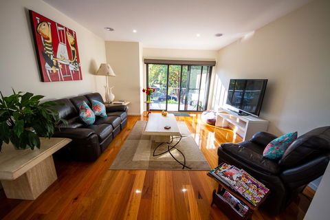 Champagne Stays Apartment - Gold Coast 4U 1