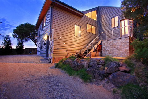 Charltom Hills - Accommodation Gold Coast 2