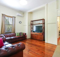 Charming Characterful Rustic-style Home Near The Gabba - Accommodation Gold Coast