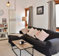 Charming Terrace House on Tree Lined Street - Gold Coast 4U