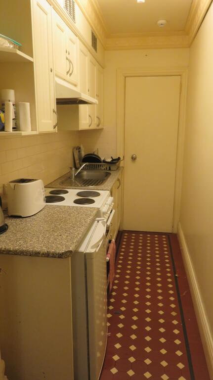 Charrington Hotel - Gold Coast 4U 2