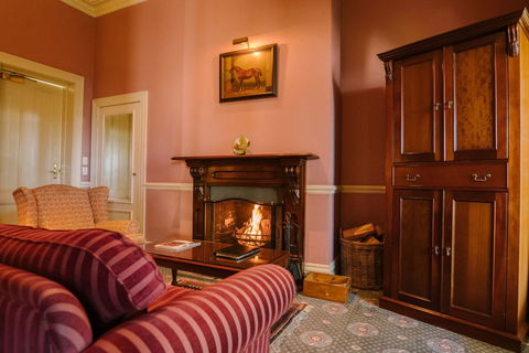 Chateau Yering Hotel - Gold Coast 4U 2