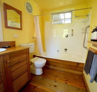 Cherry Plum Cottages - Accommodation Gold Coast