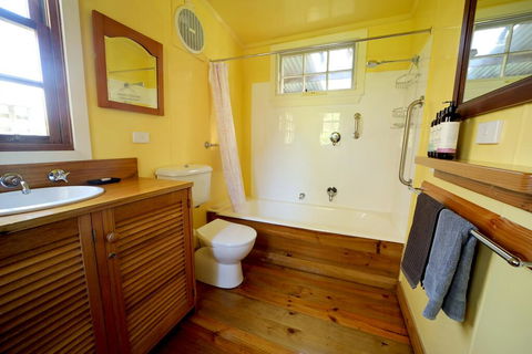 Cherry Plum Cottages - Accommodation Gold Coast 0