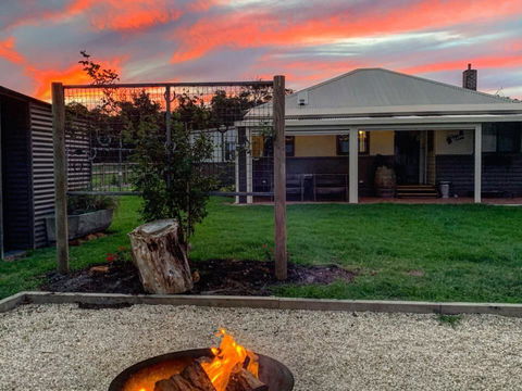 Chesterfarm And Stables - Accommodation Gold Coast 2