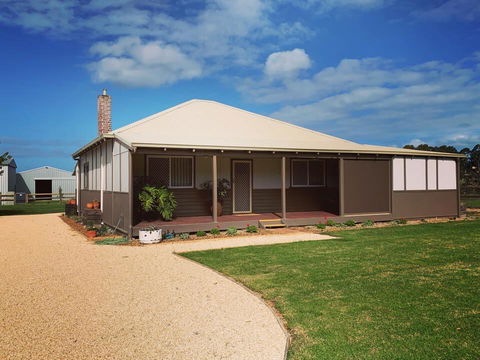 Chesterfarm And Stables - Accommodation Gold Coast 1