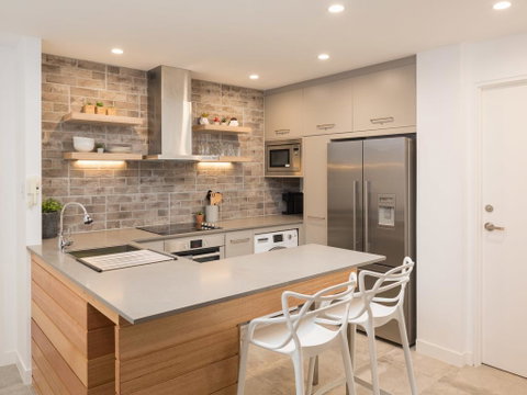 Chevron Sails - Accommodation Gold Coast 1