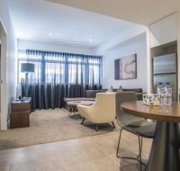 Chic  comfy 1 Bed home Silkari Suite Chdatswood - Gold Coast 4U