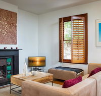 Chic Two-storey Cottage with Darling Harbour Views - Accommodation Gold Coast