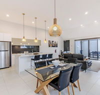 Chimneys On Bank - Accommodation Gold Coast
