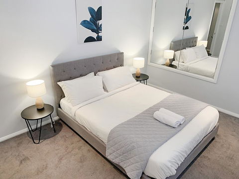 City Center - Modern 2-Bedroom Apartment - Accommodation Gold Coast 2