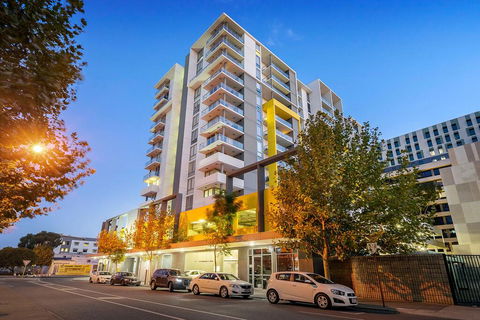 City Rest With Views - High Up Sleeps 4 + Parking - Gold Coast 4U 2