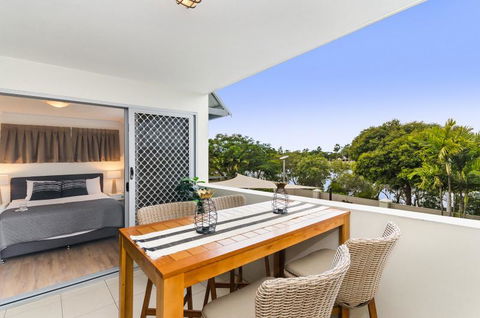 City Stadium Apartment On The Riverfront - Accommodation Gold Coast 1