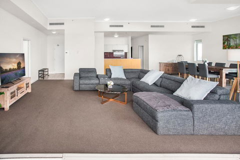City-Centre Apartment With River Views And Balcony - Gold Coast 4U 0