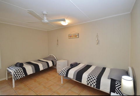 Claires Place - Gold Coast 4U 0