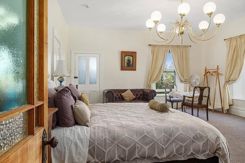 Claremont House - Accommodation Gold Coast 1