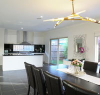 Classic 6BRM Villa in Melbourne - Accommodation Gold Coast