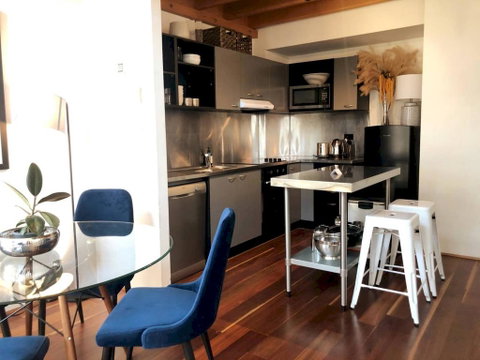 Classic Woolstore Apartment In Teneriffe - Accommodation Gold Coast 3
