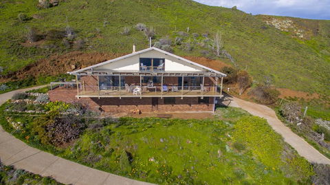 Cliffs End Beach Shack - 105 Gold Coast Drive, Carrickalinga - Gold Coast 4U 3