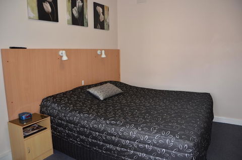 Clifton Motel - Accommodation Gold Coast 0