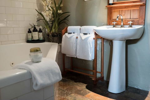 Clonmara Country House And Cottages - Gold Coast 4U 2