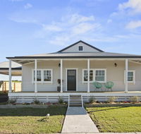 Cloverdale Cottage - Gold Coast 4U