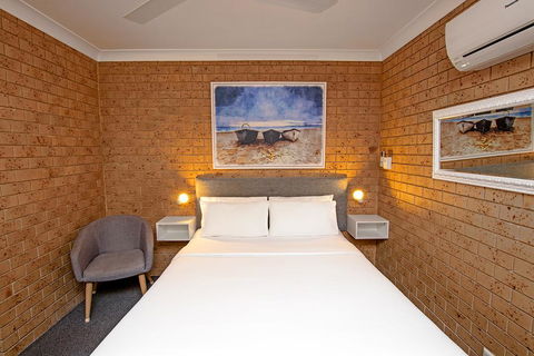 Coast Inn Motel - Gold Coast 4U 3