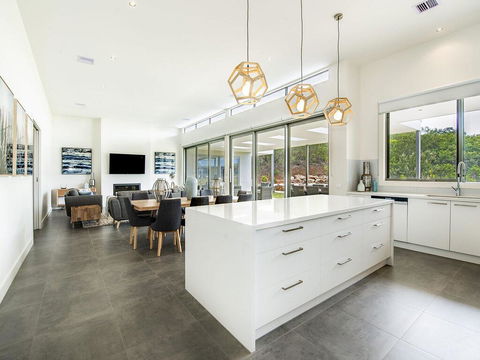 Coastal Chic - Accommodation Gold Coast 3