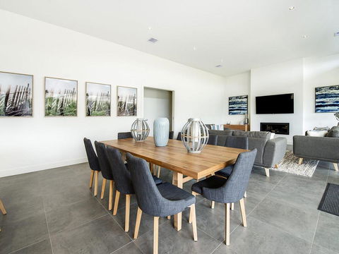 Coastal Chic - Accommodation Gold Coast 1