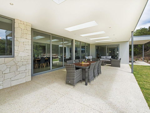 Coastal Chic - Accommodation Gold Coast 2