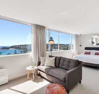 Coastal chic designer apartment - Gold Coast 4U