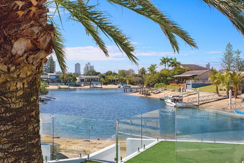 Coastal Elegance - Accommodation Gold Coast 1