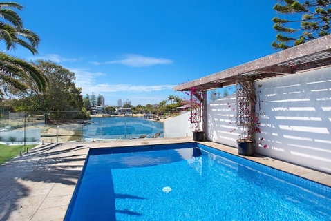 Coastal Elegance - Accommodation Gold Coast 3