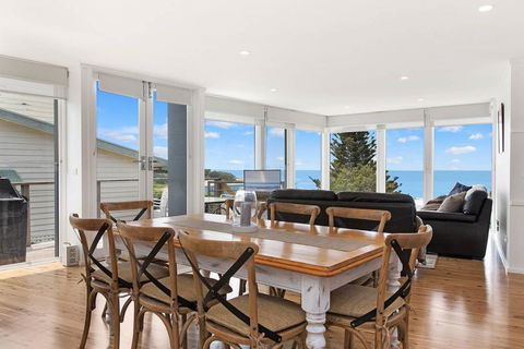 COASTAL HAVEN - Panoramic Ocean Views - Accommodation Gold Coast 2