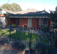 Cobram Cottage - Gold Coast 4U