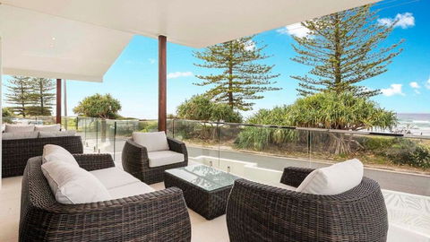 Coco De Mer Beach Villa - Gold Coast 4U 0