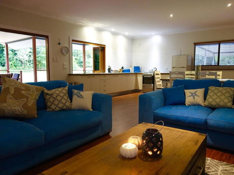 Coconut Beach House - Accommodation Gold Coast 3