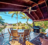 Coconut Grove Holiday House - Gold Coast 4U