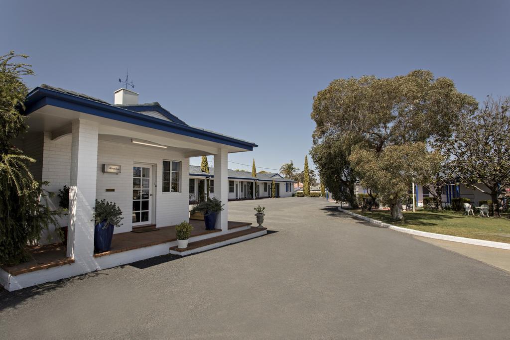 Lake George NSW Accommodation Gold Coast