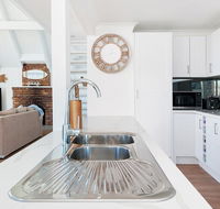 Combined Kingsley Beach House - Gold Coast 4U