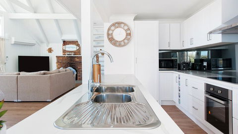 Combined Kingsley Beach House - Gold Coast 4U 0