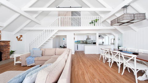 Combined Kingsley Beach House - Gold Coast 4U 2