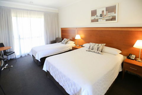 Comfort Inn Deakin Palms - Gold Coast 4U 3