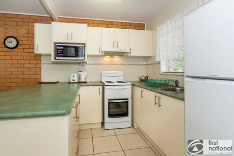 Comfy Ground Floor Unit Opposite Waterfront! Welsby Pde, Bongaree - 1 Gold Coast 3