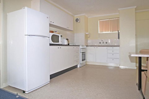 Como Apartments - Geraldton - Gold Coast 4U 1