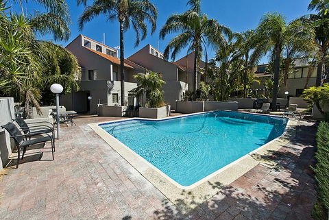 Como Mezzanine Retreat - Accommodation Gold Coast 1