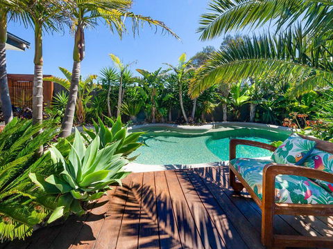 Como Palm Retreat - Tropical Oasis - Accommodation Gold Coast 0