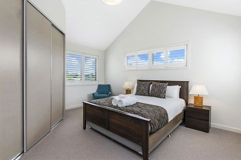 Connolly House - Gold Coast 4U 1