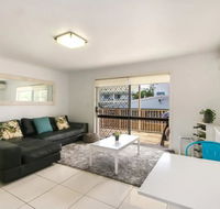 Contemporary 2 Bedroom Beachfront Apartment - 1 Gold Coast