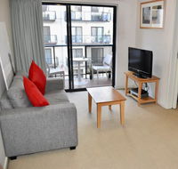 Convenient City Apartment with Pool Gym and Tennis Court - Gold Coast 4U